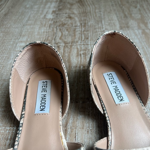 Steve Madden Snake Skin Pattern Flats - Picture 4 of 5